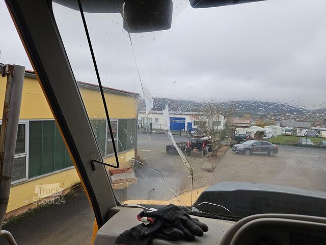 Zglobni kiper Moxy MT 41