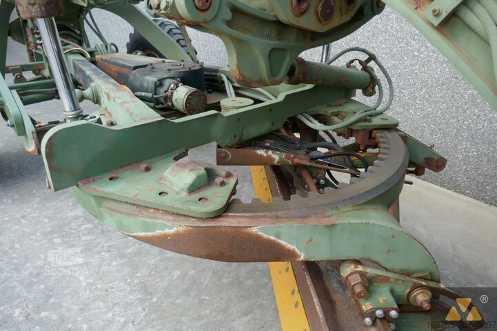 Grader Caterpillar 130G Ex-army