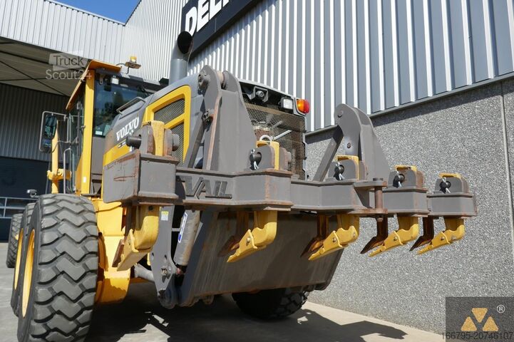 Grader Volvo G946B AWD