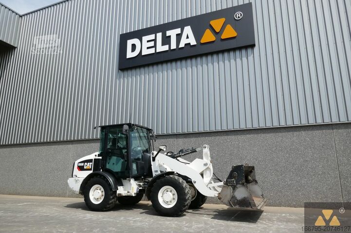 Wiellader Caterpillar 906M