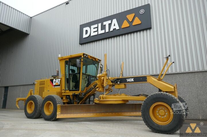 Grader Caterpillar 140K