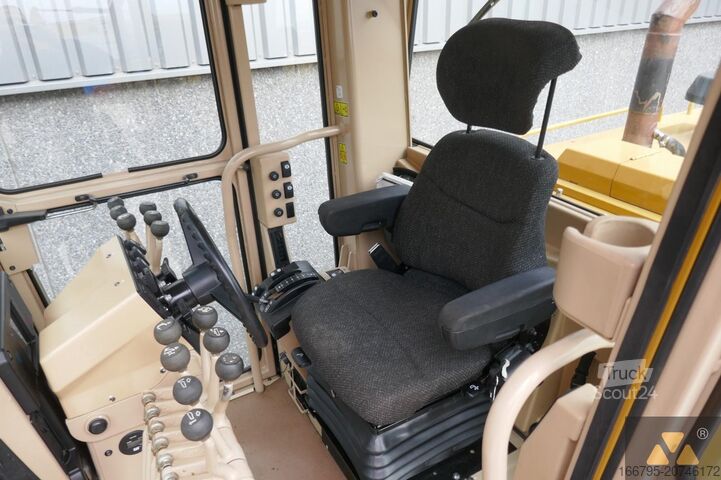 Grader Caterpillar 140K