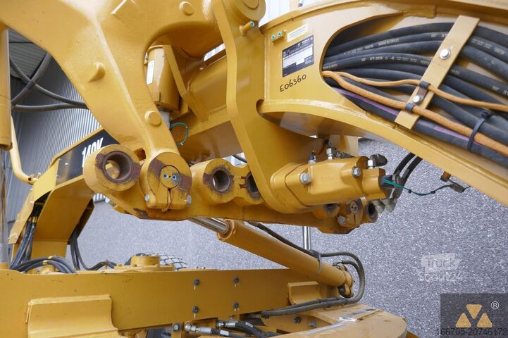 Grader Caterpillar 140K