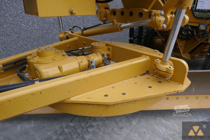Grader Caterpillar 140K