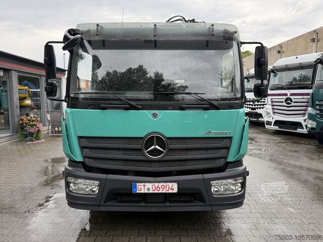 Lastbil med flak Mercedes-Benz Atego 1227 Kran MKG 96