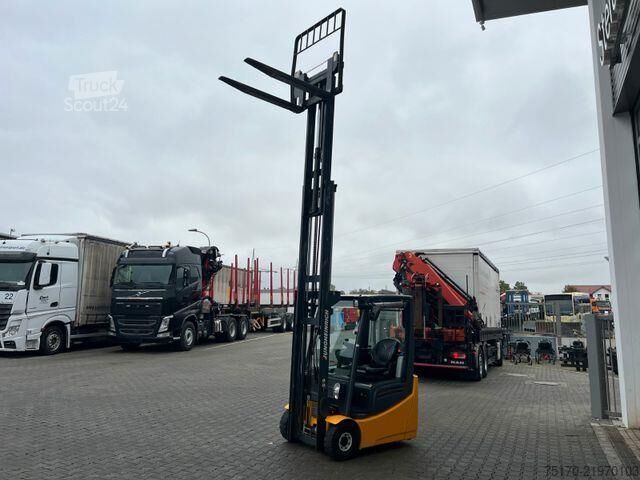 Carrello elevatore Jungheinrich EFG 215 / Triplex: 4.25m! / SS / 1.285h / 2021