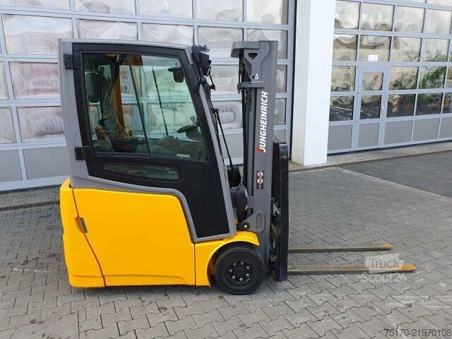 Carrello elevatore Jungheinrich EFG 215 / Triplex: 4.25m! / SS / 2.472h! / 2020