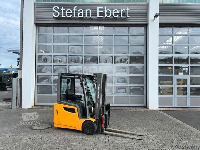 Carrello elevatore Jungheinrich EFG 215 / Triplex: 4.25m! / SS / 1.573h / 2024