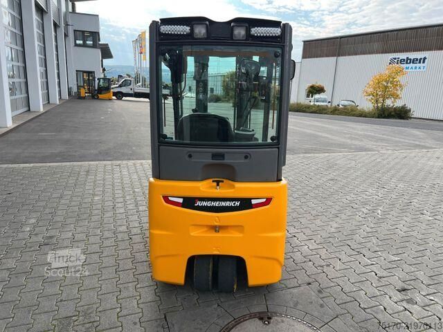 Carrello elevatore Jungheinrich EFG 215 / Triplex: 4.25m! / SS / 1.573h / 2024