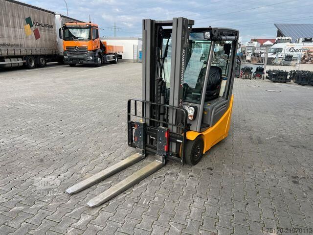 Carrello elevatore Jungheinrich EFG 215 / Triplex: 4.25m! / SS / 1.573h / 2024