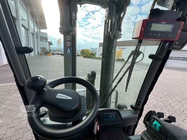 Carrello elevatore Jungheinrich EFG 215 / Triplex: 4.25m! / SS / 1.573h / 2024