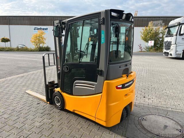 Carrello elevatore Jungheinrich EFG 215 / Triplex: 4.25m! / SS / 4.029h
