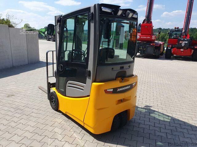 Carrello elevatore Jungheinrich EFG 215 / Triplex: 4.25m! / SS / 4.166h / 2024