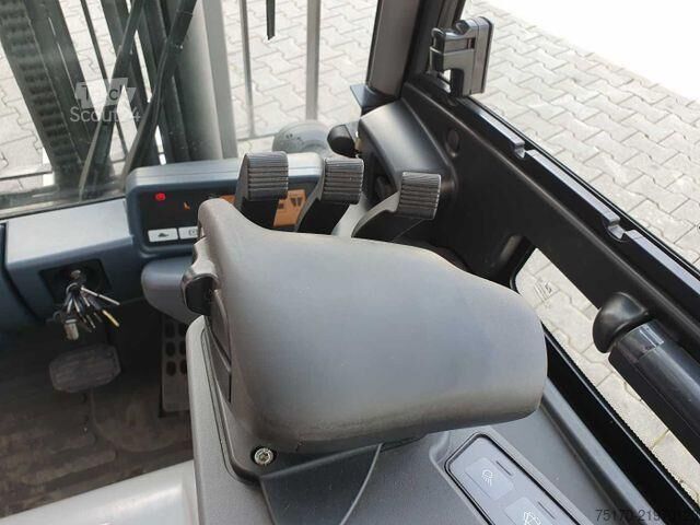 Carrello elevatore Jungheinrich EFG 215 / Triplex: 4.25m! / SS / 4.166h / 2024