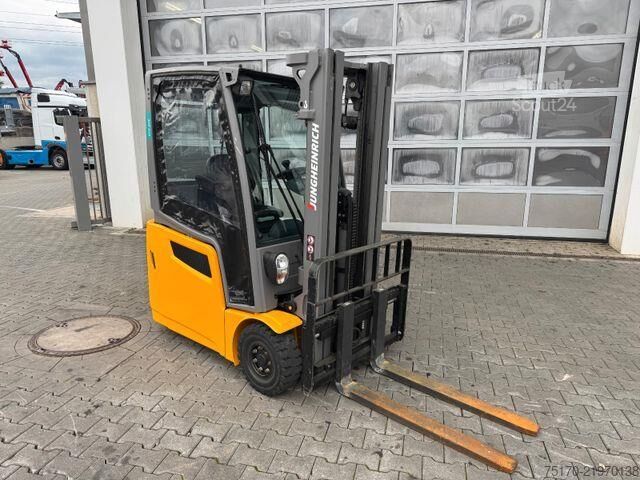 Carrello elevatore Jungheinrich EFG 215 / Triplex: 4.25m! / SS / 4.168h / 2024