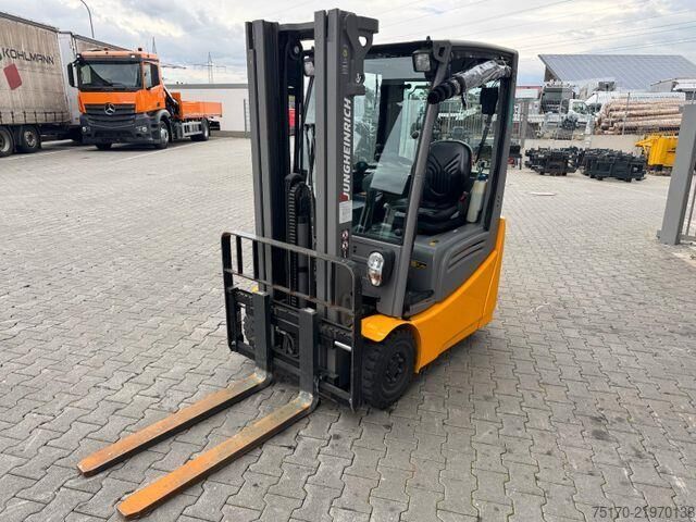 Carrello elevatore Jungheinrich EFG 215 / Triplex: 4.25m! / SS / 4.168h / 2024