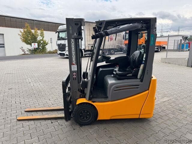 Carrello elevatore Jungheinrich EFG 215 / Triplex: 4.25m! / SS / 4.168h / 2024