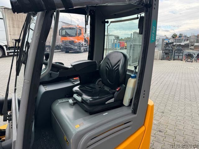 Carrello elevatore Jungheinrich EFG 215 / Triplex: 4.25m! / SS / 4.168h / 2024