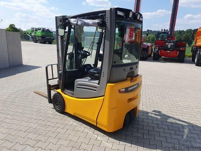 Carrello elevatore Jungheinrich EFG 215 / Triplex: 4.25m! / SS / nur 2.184h!