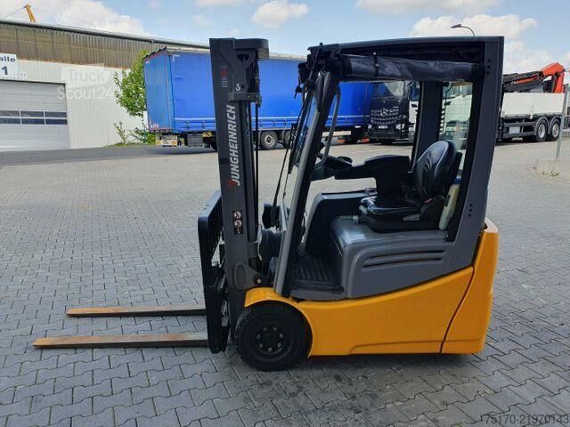 Carrello elevatore Jungheinrich EFG 215 / Triplex: 4.25m! / SS / nur 2.184h!