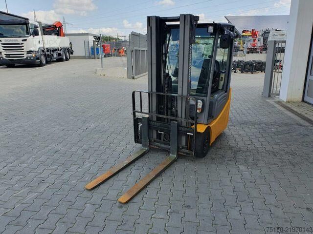Carrello elevatore Jungheinrich EFG 215 / Triplex: 4.25m! / SS / nur 2.184h!