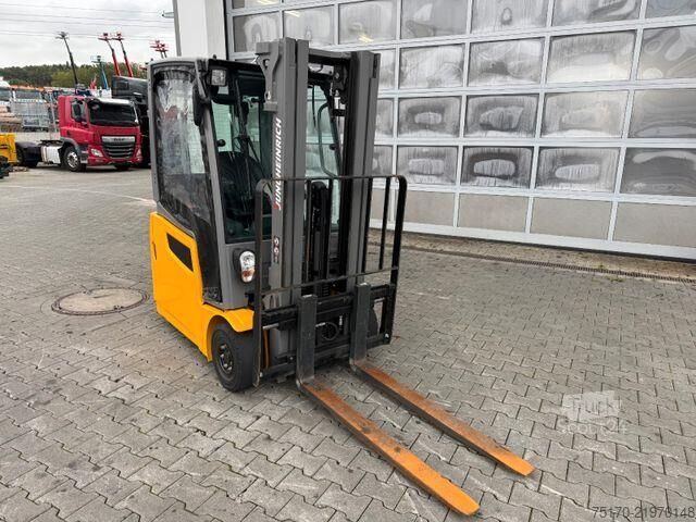 Carrello elevatore Jungheinrich EFG 215 / Triplex: 4.25m! / SS / nur 2.819h!