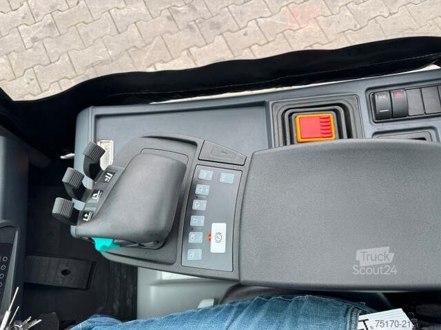 Carrello elevatore Jungheinrich EFG 215 / Triplex: 4.25m! / SS / nur 2.819h!