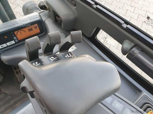Carrello elevatore Jungheinrich EFG 215 / Triplex: 4.35m! / SS / nur 2.054h!