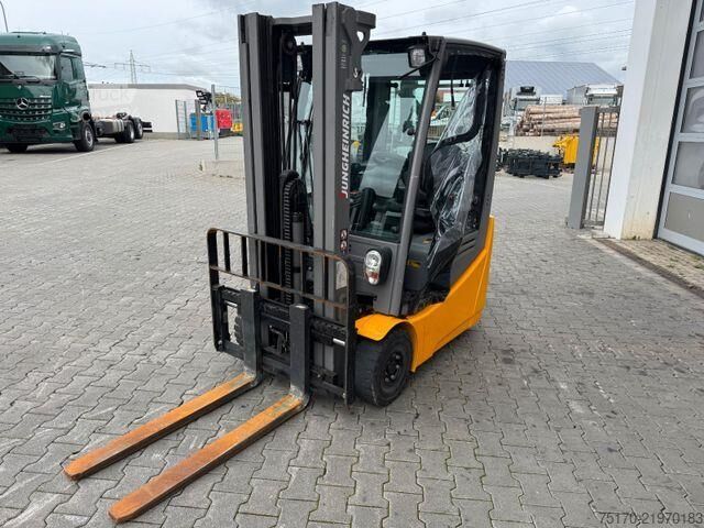 Carrello elevatore Jungheinrich EFG 215 / Triplex: 4.25m! / SS / nur 3.298h!