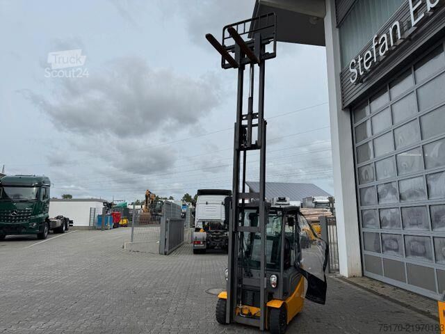 Carrello elevatore Jungheinrich EFG 215 / Triplex: 4.25m! / SS / nur 3.298h!