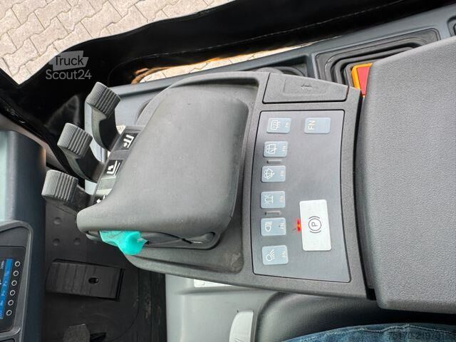 Carrello elevatore Jungheinrich EFG 215 / Triplex: 4.25m! / SS / nur 3.298h!