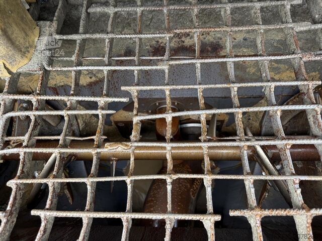 شاحنة مضخة خرسانة SCANIA P 114-380