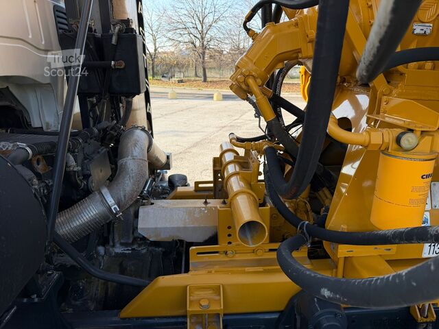 شاحنة خلاطة خرسانة Astra HD9 84.48