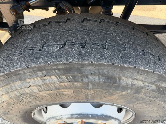 شاحنة خلاطة خرسانة Astra HD9 84.48