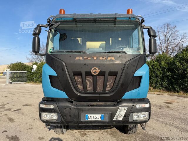 شاحنة خلاطة خرسانة Astra HD9 84.48-80