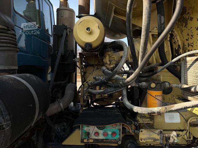 شاحنة خلاطة خرسانة Astra HD9 84.48-80