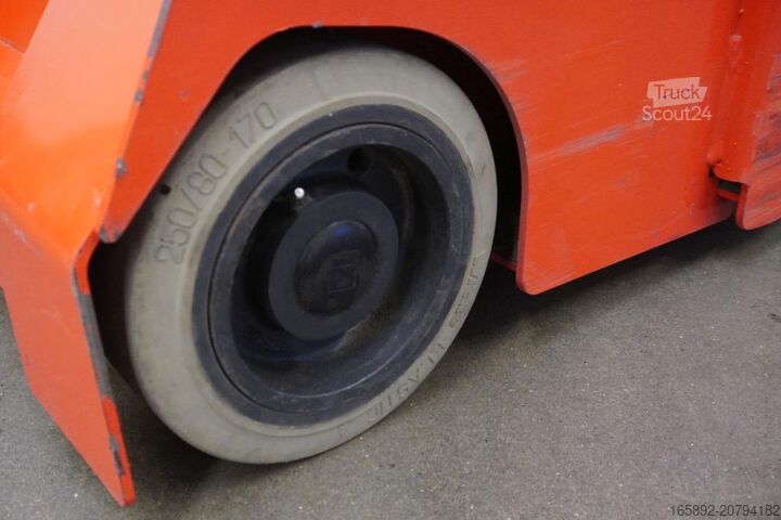 šakinis krautuvas Linde P 30 1190