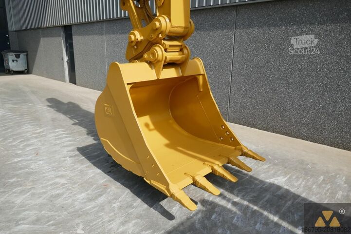 Excavator pe șenile Caterpillar 320