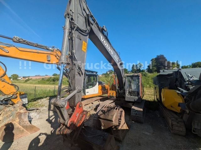 Pásový bagr VOLVO EC 220 / SW + 2 Löffel
