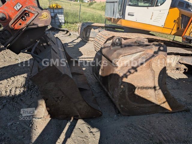 Pásový bagr VOLVO EC 220 / SW + 2 Löffel