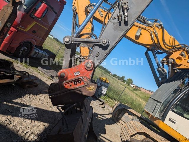 Pásový bagr VOLVO EC 220 / SW + 2 Löffel