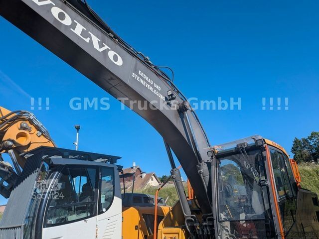 Pásový bagr VOLVO EC 220 / SW + 2 Löffel