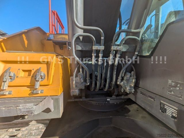 Pásový bagr VOLVO EC 220 / SW + 2 Löffel