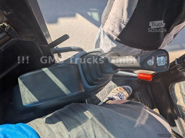 Minibagr YANMAR VIO 33 - 6 / POWERTILT / 3 Löffel / D-Maschine