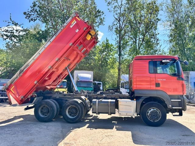 Camion ribaltabile trilaterale MAN 26.460 Kipper