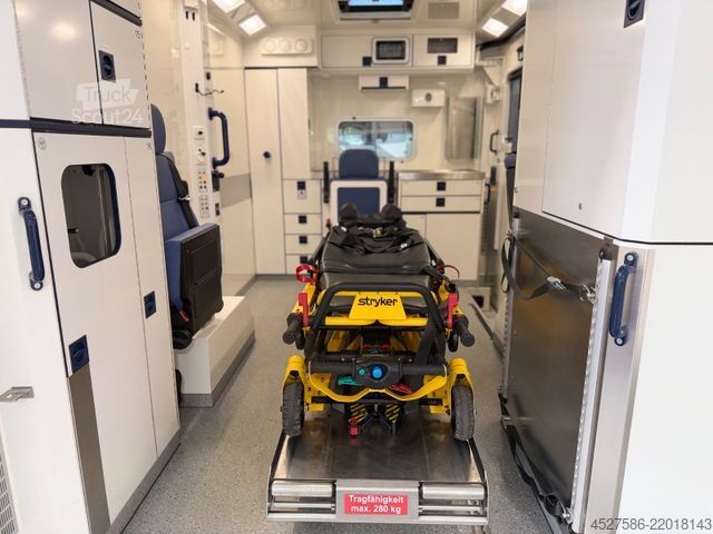 Camion de pompiers MERCEDES-BENZ Sprinter II 519 RTW/KTW KOFFER*RETTUNGSFAHRZEUG*