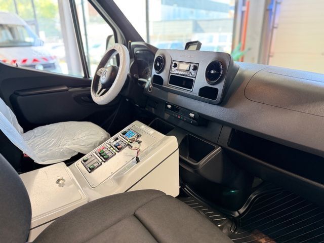 Camion de pompiers MERCEDES-BENZ Sprinter II 519 RTW/KTW KOFFER*RETTUNGSFAHRZEUG*