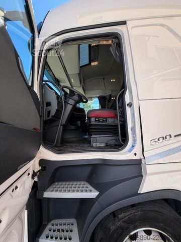 LKW mit Getränkeaufbau VOLVO FH500/LBW/AHK/Lift-Achse/aus.1Hand/Top-Zustand