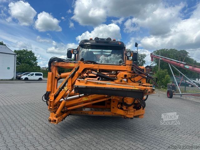 Вантажівка спеціального призначення UNIMOG U 423 / Mähausstattung Dücker / Salzstreuer