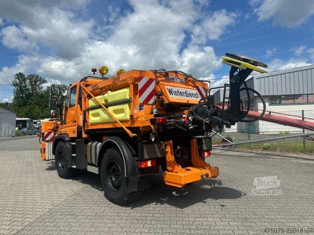 Вантажівка спеціального призначення UNIMOG U 423 / Mähausstattung Dücker / Salzstreuer